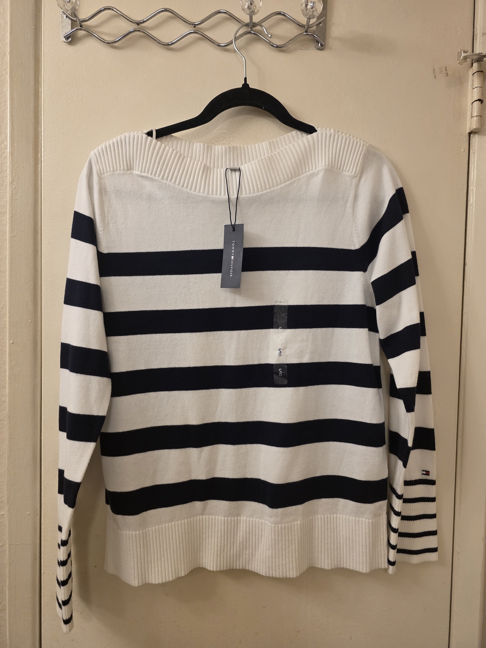 Tommy Hilfiger Men's Navy and White Striped Crewneck Sweater